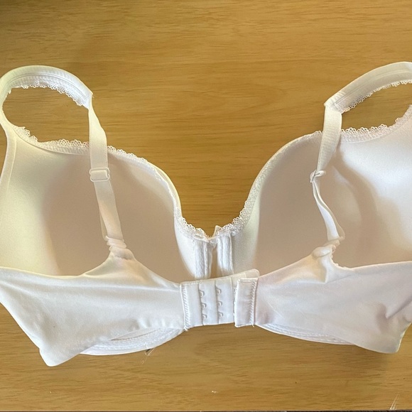 Victoria’s Secret Lined Demi Bra - Picture 2 of 3